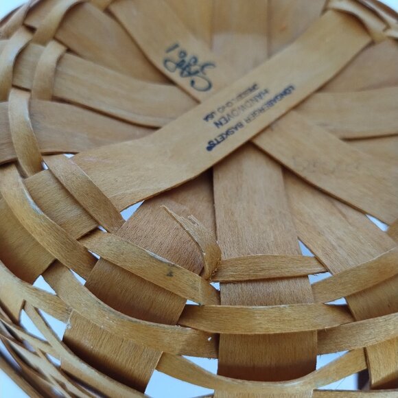 Longaberger 2001 Small Round Basket With Leather Handles - Picture 13 of 13